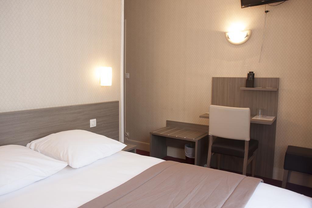 Hotel Eiffel Kensington Paris Room photo